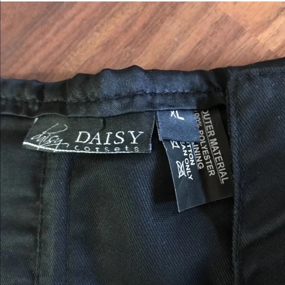 Black lace corset - Picture 5 of 6